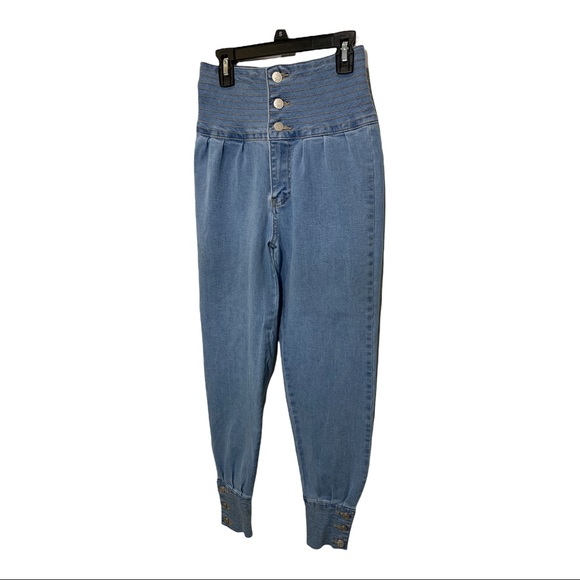 AKIRA HIGH WAISTED WIDE ELASTIC BUTTON UP ZIP FLY LIGHT WASH BALLOON JEANS - Picture 5 of 16